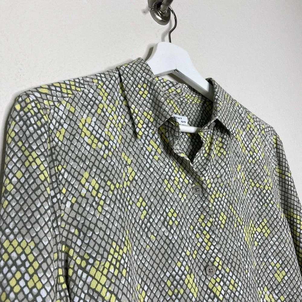 Equipment Femme Reptile Print Button up Blouse Sz XS - Picture 3 of 9